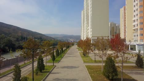 Estaba-Caminando-En-Dirección-Opuesta-Así-Que-A-Primera-Vista-Todo-Parecía-Hacia-Atrás