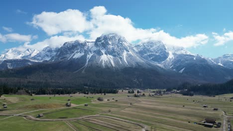 Ich-Habe-Diese-Tollen-Clips-Mit-Meiner-Mavic-Mini-3-Pro-Während-Eines-Besuchs-In-Lermoos,-Österreich,-Gedreht