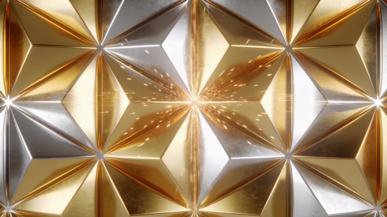 Luci cangianti che illuminano un pannello sfaccettato, emettendo scintille dorate lungo una cucitura in primo piano, rivelando le sfaccettature.