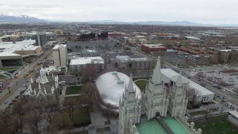 vista aérea del tabernáculo de salt lake city y la plaza del templo