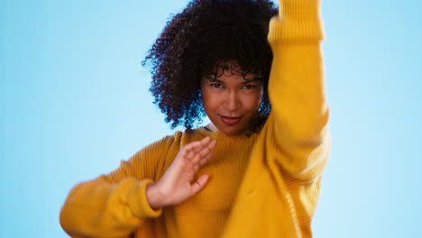 Happy-black-woman,-dancing