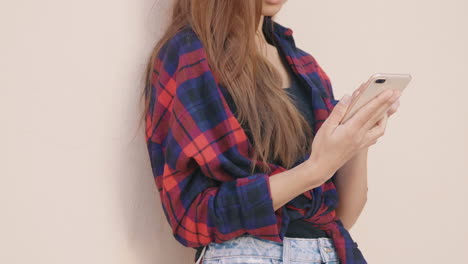 mujer con smartphone