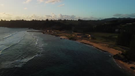 La-Isla-De-Kingston-Norfolk-Revelada-Por-La-Creciente-Puesta-De-Sol-De-Un-Dron,-Patrimonio-Mundial-De-La-Unesco