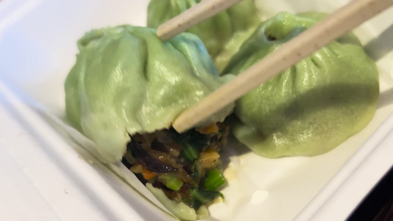 Pangsit Hijau Vegan Isian Sayuran.