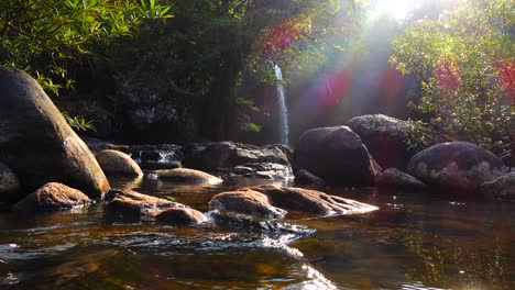 la cascada de haew suwat, en el parque nacional de khao yai, en tailandia