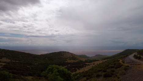 Kroatien,-Velebit,-Aussichtspunkt-Kubus-Ura,-Dramatisches-Zeitraffervideo-Bei-Regenwetter