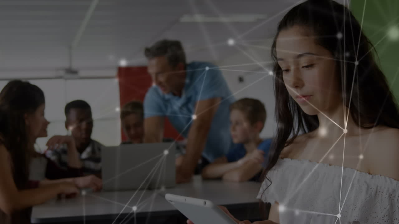 red de conexiones contra una niña caucásica que usa tableta digital en la escuela primaria