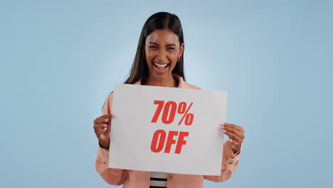 mujer feliz, cartel y cartel de descuento en venta