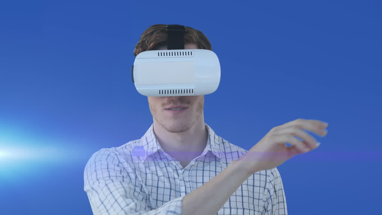animación del hombre en auriculares vr usando interfaz virtual, con luz en movimiento, en azul