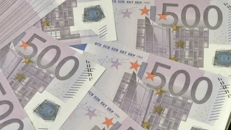 Muchos-Billetes-De-Quinientos-Euros-Girando-En-Círculo,-Primer-Plano