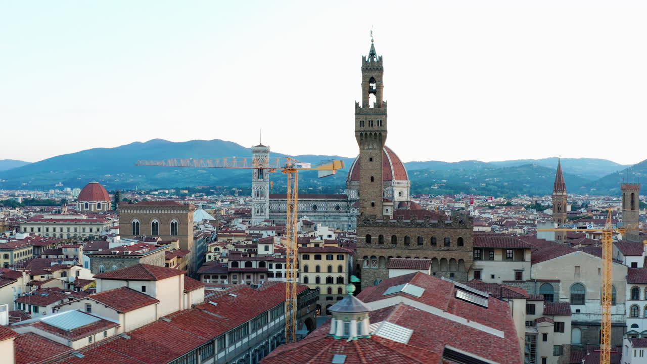 toma aérea de florencia al amanecer, italia