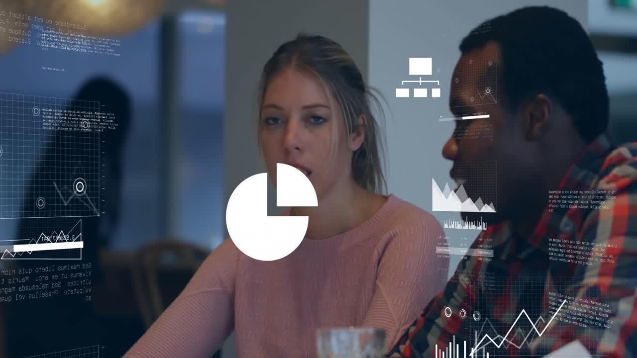 animación del procesamiento de datos financieros sobre diversas personas de negocios en la oficina