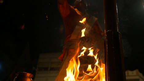 rituales vespertinos en el ganges