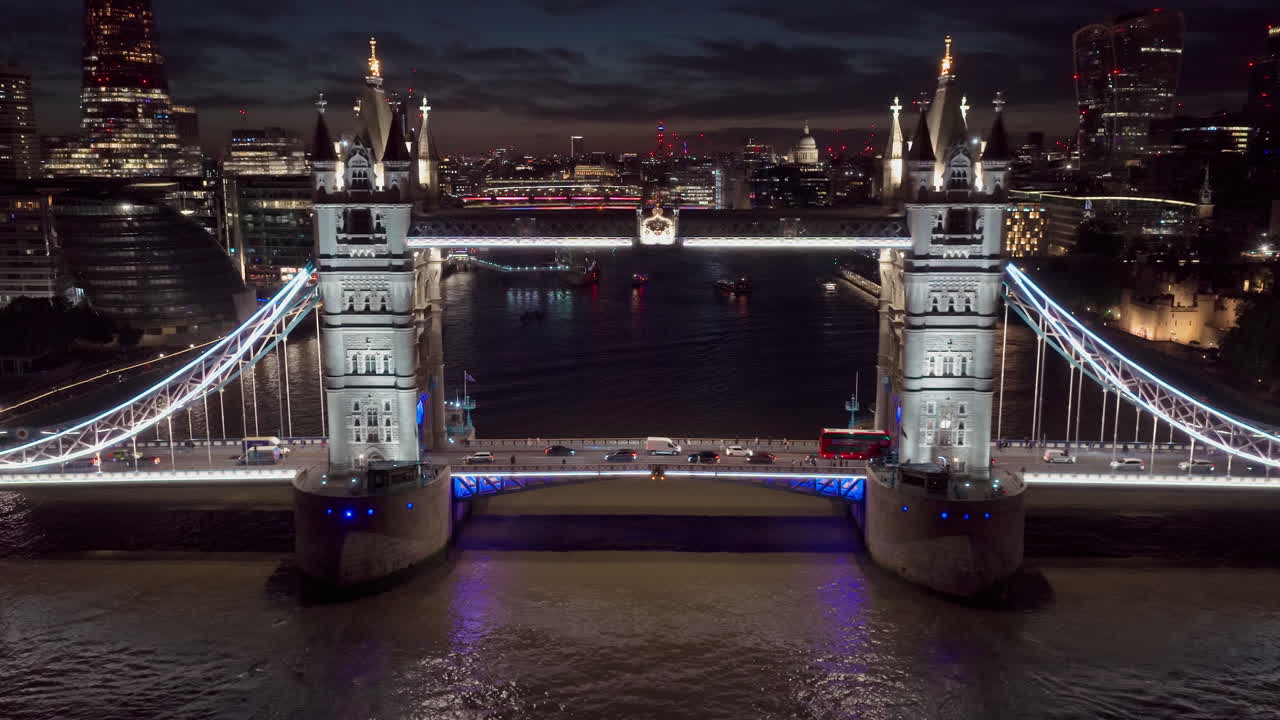 밤에 타워 브리지