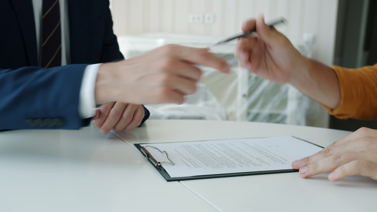 firma de contratos comerciales