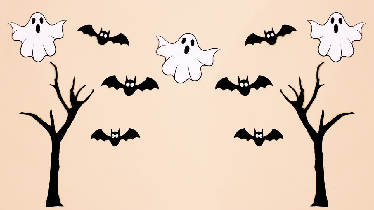 murciélagos voladores y fantasmas por encima de un árbol espeluznante.