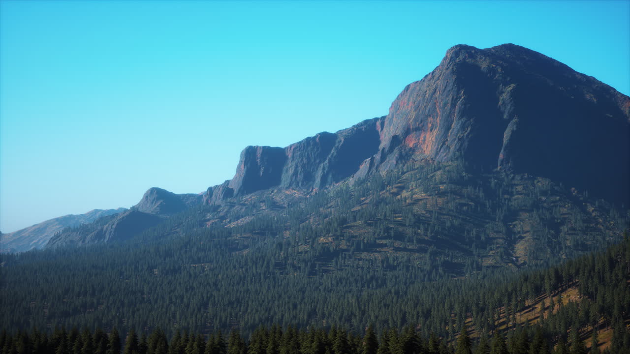 여름 에 캐나다 북부 의 놀라운 산 경치