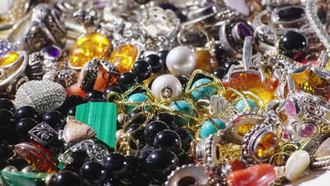 a variety of jewelry 03