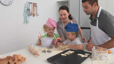 Familia-Cocinando-Juntos