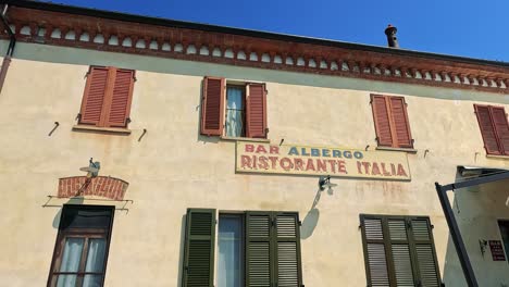 exterior view of ristorante italia in monforte d'alba