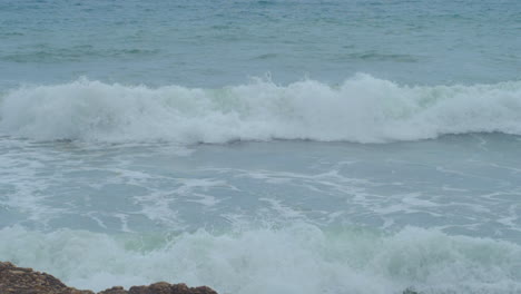 폭풍 동안 동요 바다