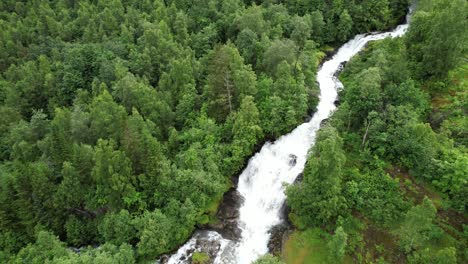 Waterfall-near-the-campsite-in-Gairanger