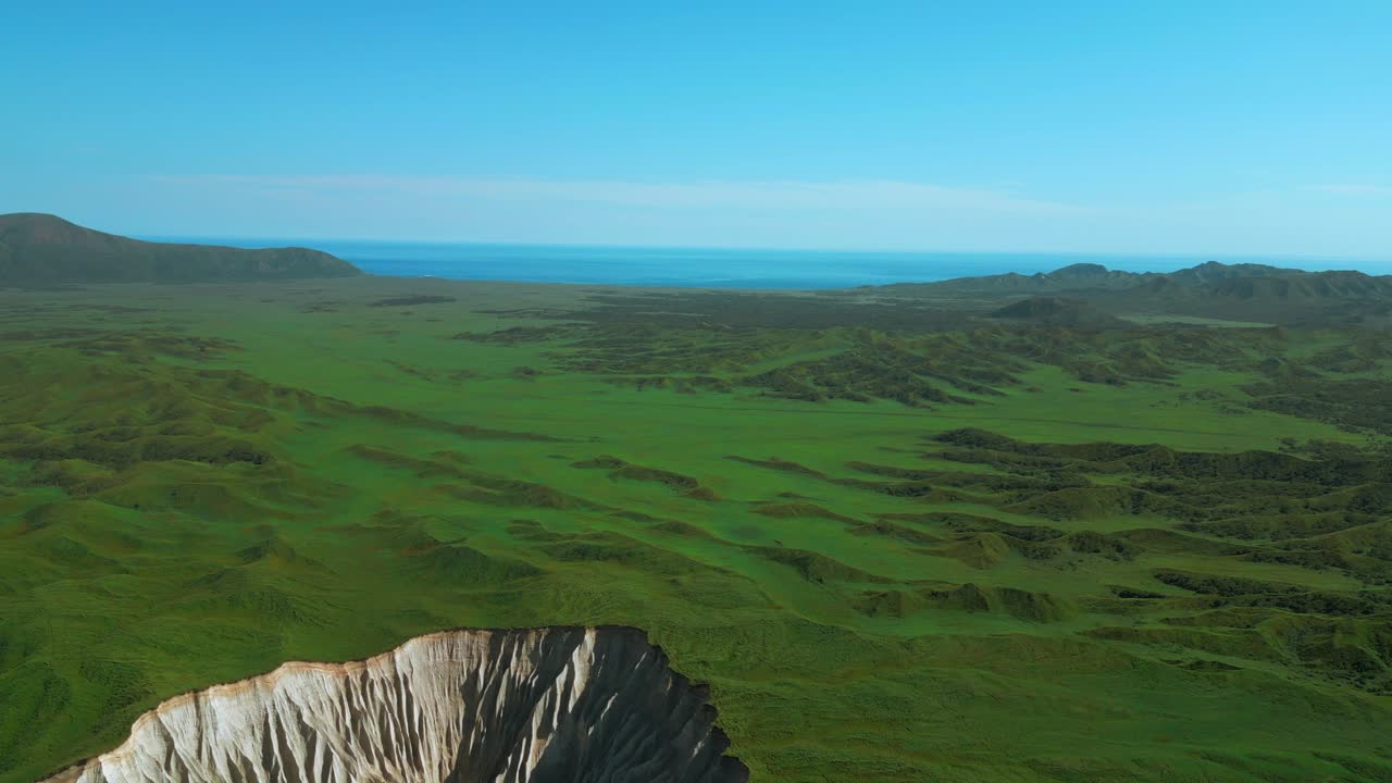 взгляд с воздуха на вулканический ландшафт