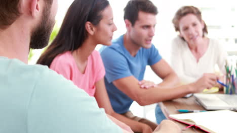 equipo de negocios creativos en la oficina