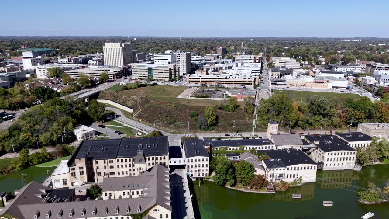위스콘신 주 애플턴에서 항공 촬영으로 풀아웃
