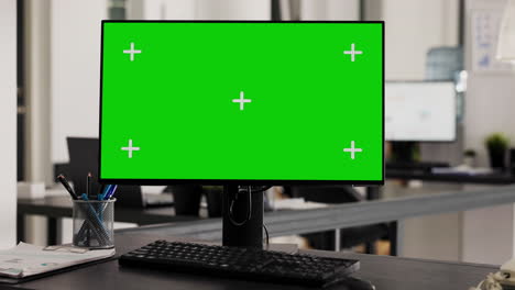 greenscreen on office workstation