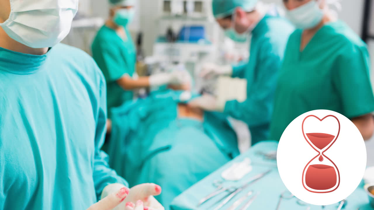 animación del logotipo del reloj de arena de sangre, sobre el retrato del cirujano masculino y el equipo que opera en el teatro