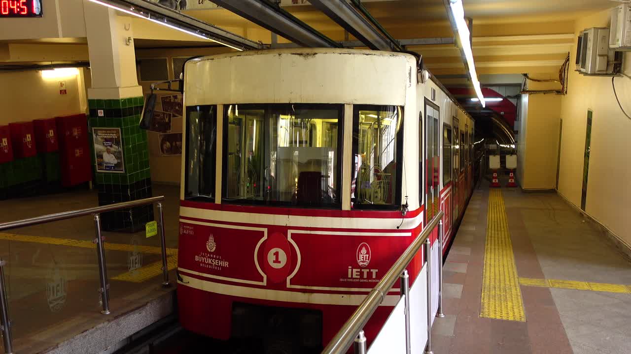 Istanbul Tunnel Tramway Station