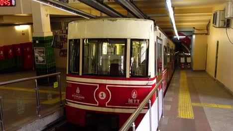 istanbul tunnel tramway station