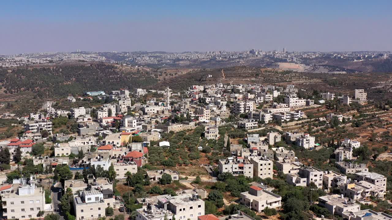 팔레스타인 마을 베이트 수릭과 예루살렘 도시 배경