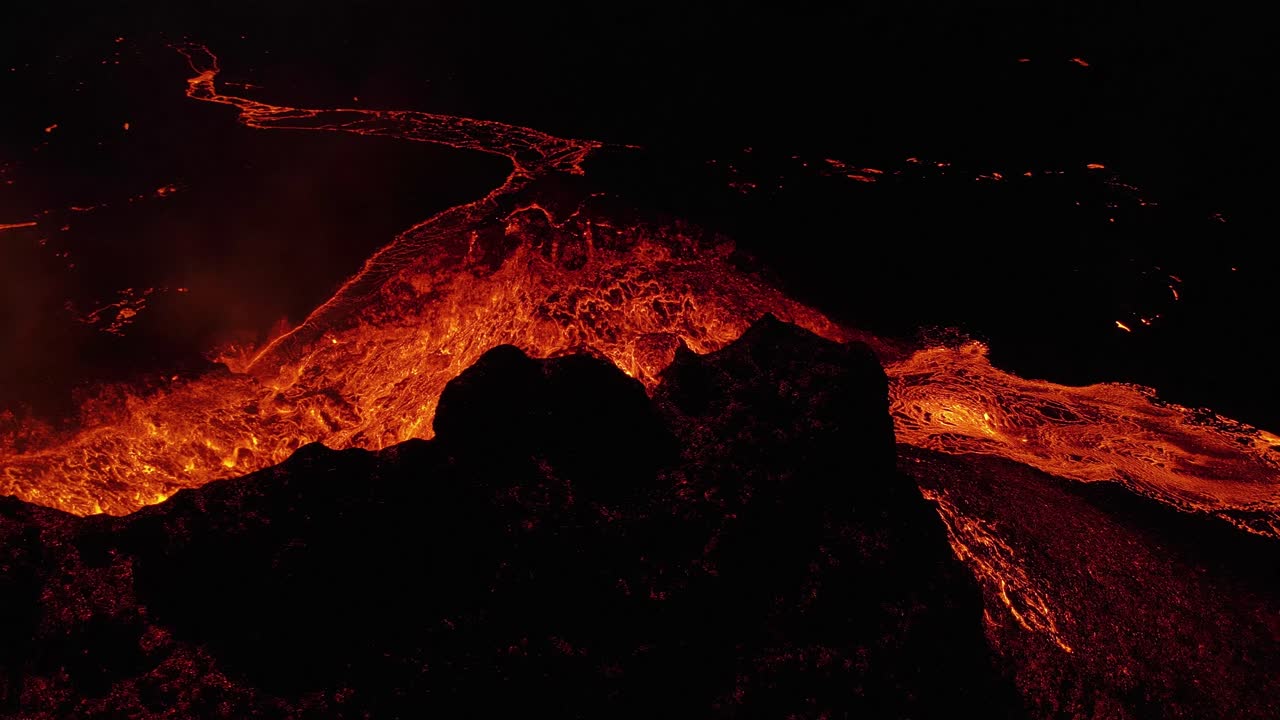 Islanda Eruzione del vulcano Fagradalsfjall Riprese aeree con drone