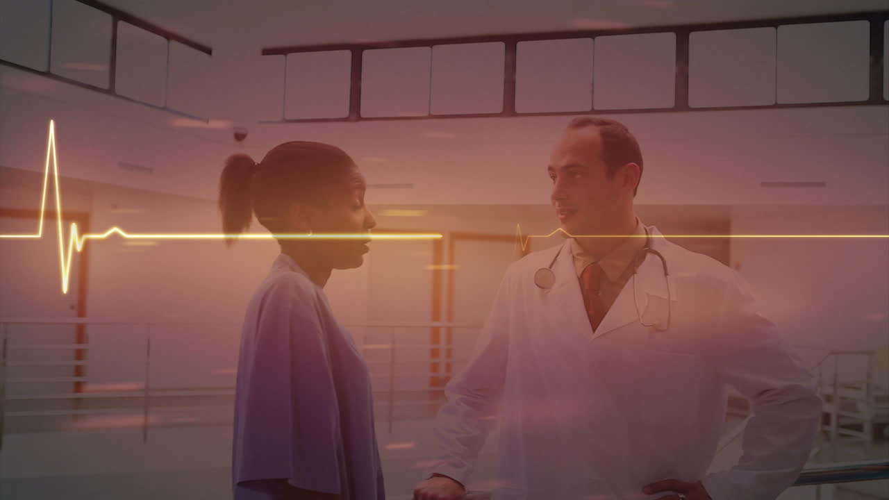 Animazione di monitor della frequenza cardiaca luminoso su diversi medici