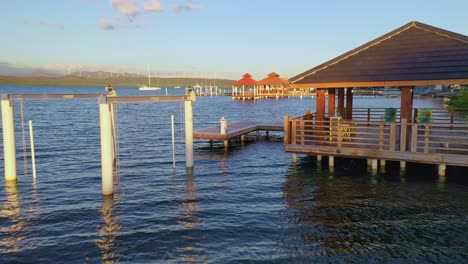 antenne vorwärts über private anlegestelle des resorts in bahia de las calderas