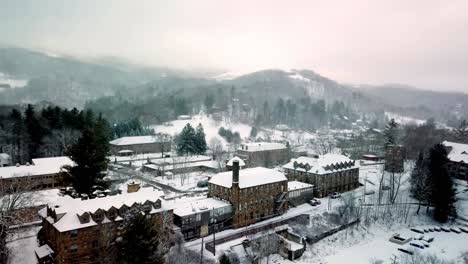 Wide-Shot-Lees-McRae-College-In-Banner-Elk-NC,-Banner-Elk-North-Carolina