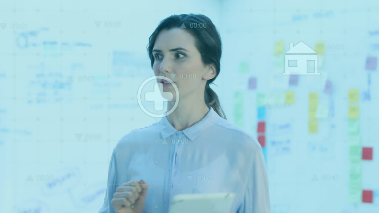 animación del procesamiento de datos financieros sobre una mujer de negocios caucásica que usa una tableta