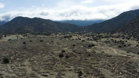 Tierra-De-Encanto-Paisaje-Desértico-En-El-Suroeste-Del-Estado-De-Nuevo-México---Antena