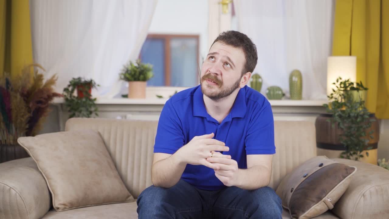 Uomo triste con problemi di vita privata