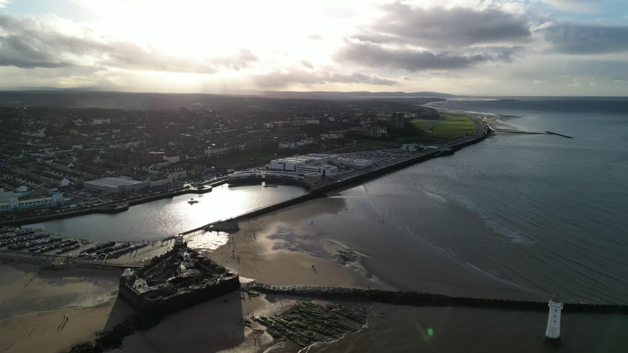 new brighton waterfront, wirral - enfoque elevado de drones aéreos en una soleada tarde de invierno 08