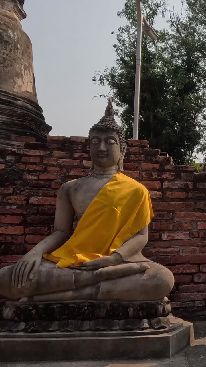 vista panorámica de las estatuas de buda en ayutthaya