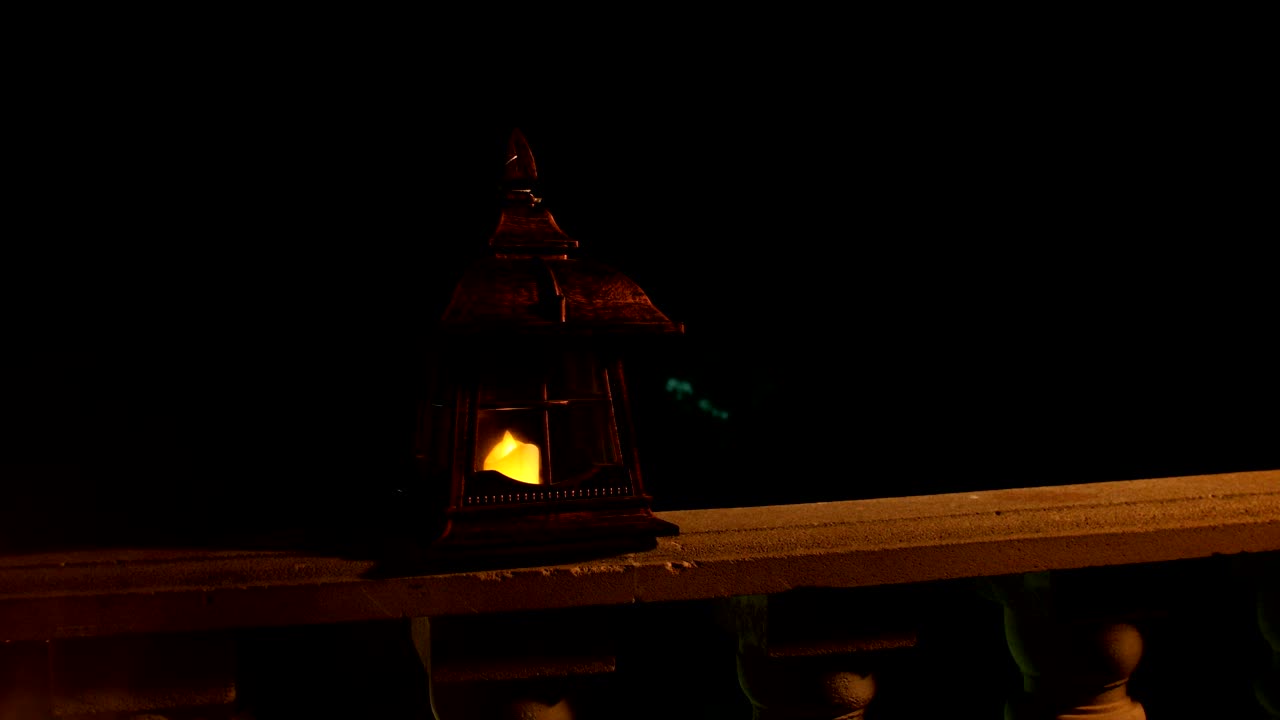 밤에는 레트로 스타일 랜턴, 정원에서 발코니에 아름다운 다채로운 조명 램프, 선택적 초점