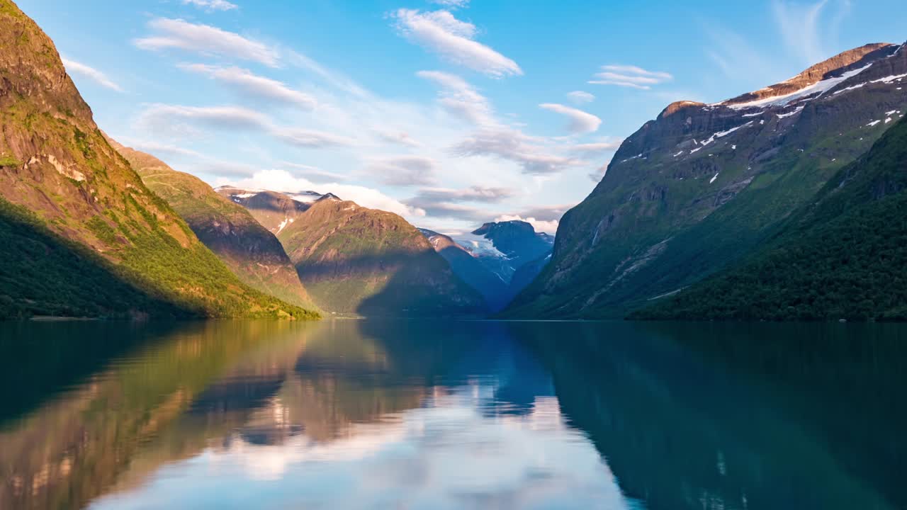 Lago Lovattnet. Natura meravigliosa in Norvegia. Timelapse.