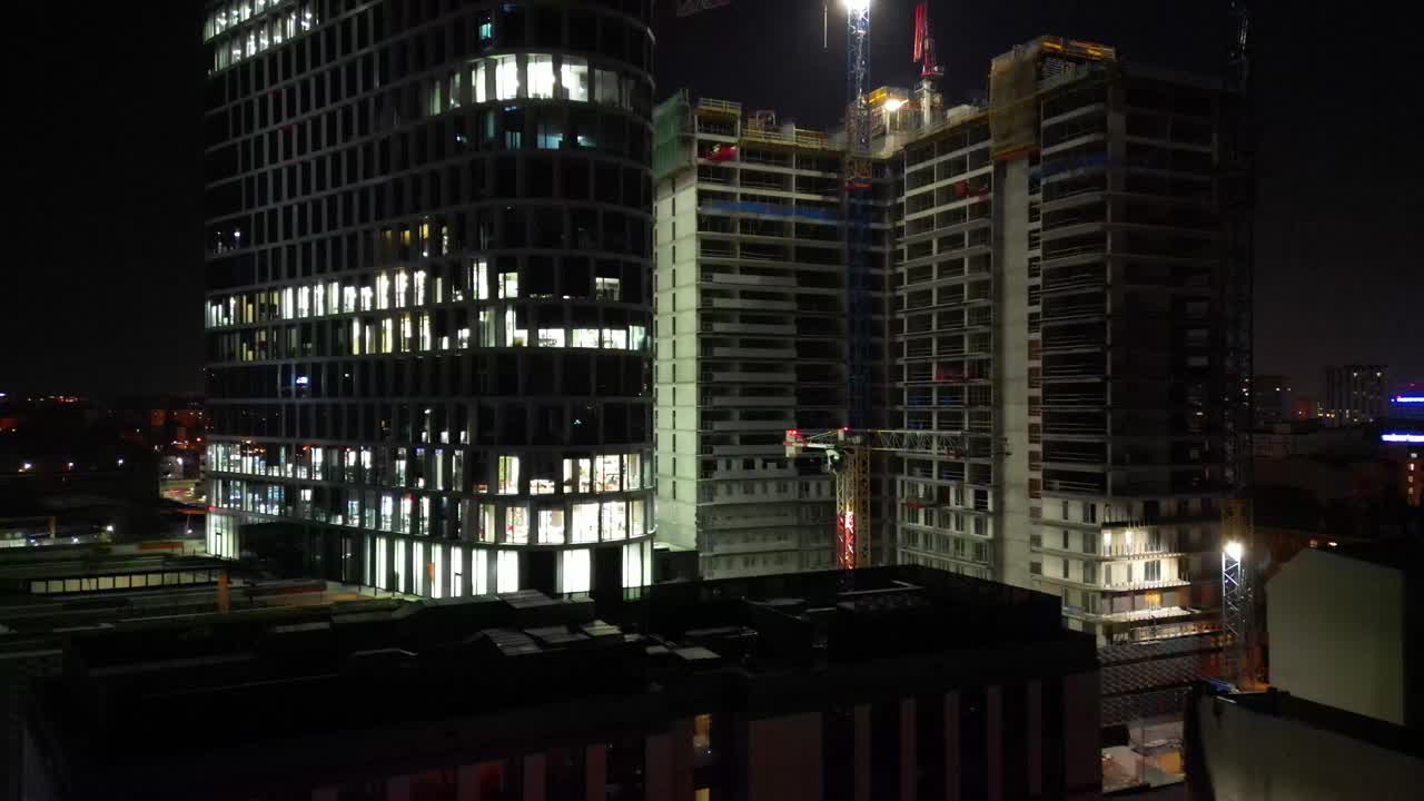 parque de oficinas global de katowice en construcción