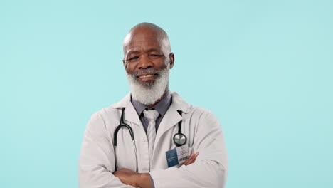 anciano, hombre negro y médico profesional
