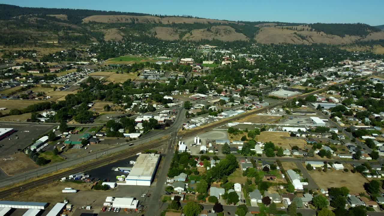 US, Oregon, La Grande, 2025-08-11 - Drone view of the city with Eastern Oregon University (EOU) in the distance