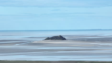 Die-Küstenschönheit-Des-Mont-Saint-Michel-Ist-Von-Einer-Jahrhundertealten-Geschichte-Geprägt.