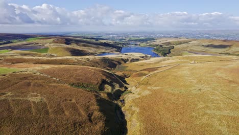 Imágenes-De-Video-De-Drones-De-Saddleworth-Moor,-Windy-Hill,-Yorkshire,-Inglaterra